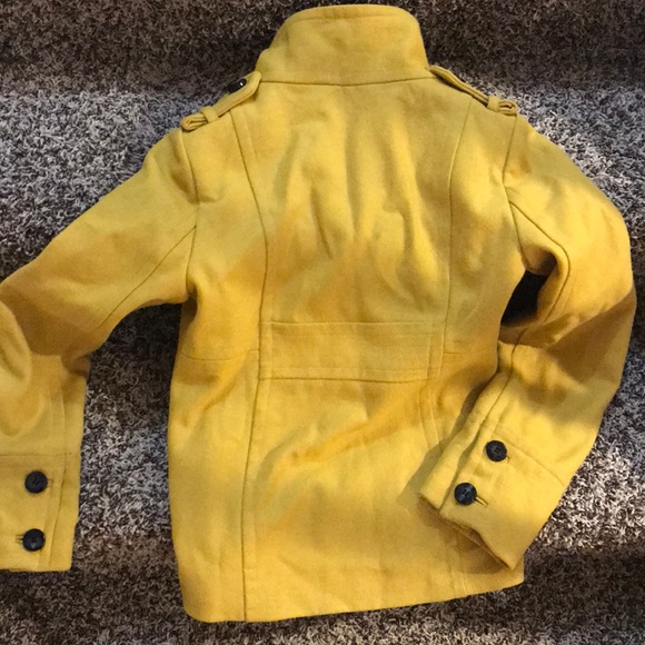Mustard Yellow Coat. Military Buttons 🤩 - Picture 3 of 5